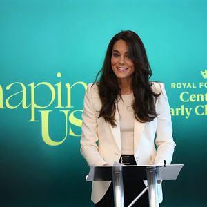 So schick stellt Prinzessin Kate "Shaping us"-Projekt vor