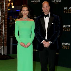 Prinzessin Kates grünes Kleid wird zur Lachnummer im Netz!