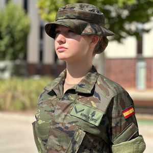 Prinzessin Leonor nimmt erstmals an Militärparade teil!