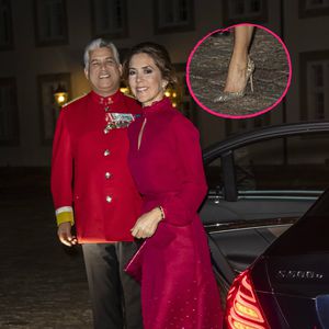 Prinzessin Mary strahlt in Knallrot mit Glitzerschuhen!