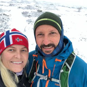 Dick eingepackt: Mette-Marit genießt Zweisamkeit mit Haakon
