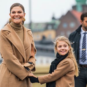 Putzig: Prinzessin Estelle und Mama Victoria im Partnerlook
