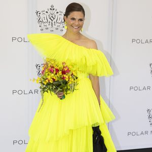 Ein Traum in Gelb: Victoria von Schweden flasht im Tüllkleid