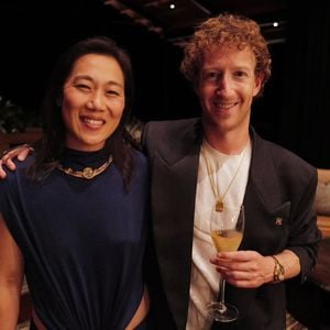 Mark Zuckerberg teilt Neujahrs-Bild mit Frau Priscilla