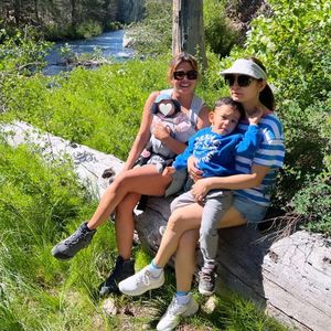 Seltenes Foto! Priyanka Chopra beim Wandern mit ihrem Baby