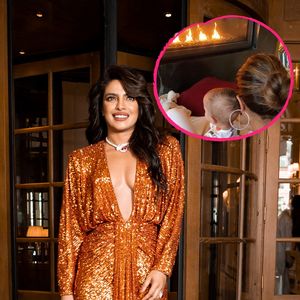 Weihnachtsfieber: Priyanka Chopra chillt mit Baby vorm Kamin