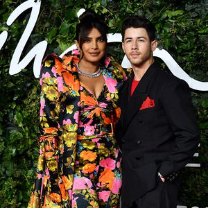 Wie Priyanka: Auch diese Stars wurden per Leihmutter Eltern