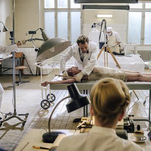 Für "Charité": Philipp Hochmair nahm an Leichenöffnung teil