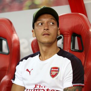 Krebs-Kampf verloren: Mesut Özil trauert um kleinen Fan!