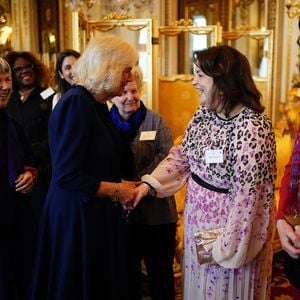 "Gewicht verloren?": Royaler Fauxpas bei Königin Camilla