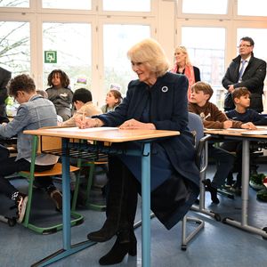 Queen Consort Camilla besucht eine Hamburger Grundschule