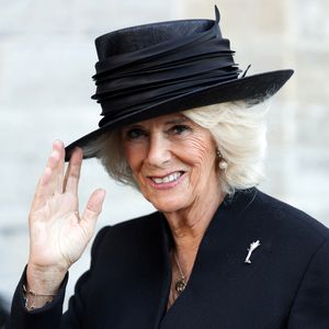 Königsgemahlin Camilla schafft jahrhundertealte Tradition ab