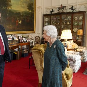 Ohne Gehstock: Die Queen strahlt bei öffentlichem Termin