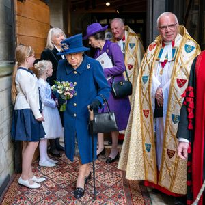 Queen (95) zum ersten Mal seit Jahren mit Gehstock unterwegs