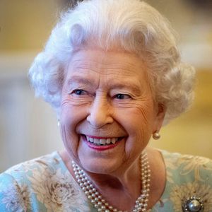 Die Queen macht ihr Make-up an 364 Tagen im Jahr selbst!