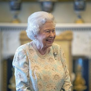 Ganz schlicht: Die Queen frühstückt jeden Tag das Gleiche!