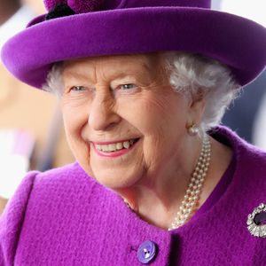 Seltener Anblick: Hier reitet die Queen auf ihrem Pferd aus