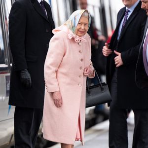 Philip im Krankenhaus: Queen fährt allein nach Sandringham