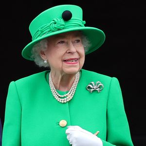 Besteht Grund zur Sorge? Die Queen fehlt beim Pferderennen!