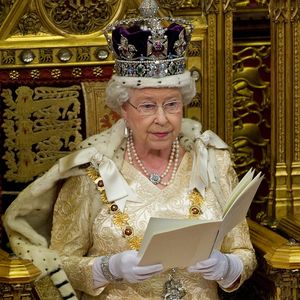 "Zu schwach": Queen trug ihre Krone bei Auftritten nicht