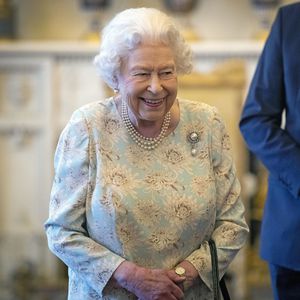 So humorvoll reagierte die Queen auf Mund-zu-Mund-Beatmung!
