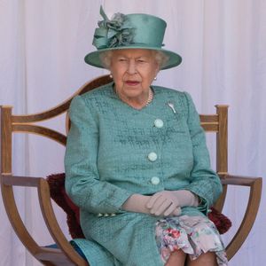 Nicht wie William und Charles: Queen bleibt weiter zu Hause!