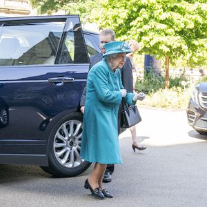 Wieder alles gut? Die Queen strahlt bei Range-Rover-Fahrt