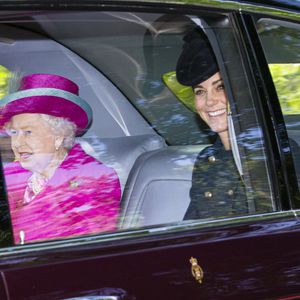 Queen schloss Palast-Bar, weil Personal zu betrunken war!