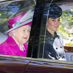 Nicht wie Harry & Meghan: William & Kate nehmen Billig-Flug