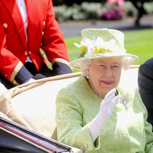 Bei Megxit: Queen lässt sich von Prinz Andrew unterstützen