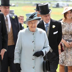 Trotz Abwesenheit: Queen trägt Prinz Philip immer bei sich