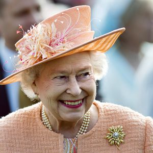 Die Queen sucht nach neuer Putzkraft für Buckingham Palace