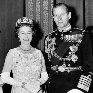 Für viel Geld: Hochzeitstorte von Queen Elizabeth verkauft