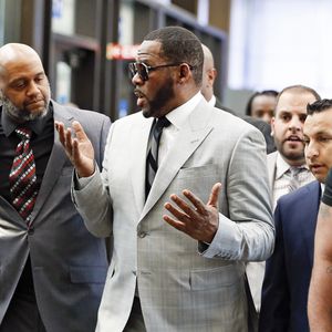 Die ganze Wohnung ist leer: Bei R. Kelly wurde eingebrochen!