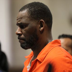 Keine Angst vor Rache? R. Kelly will aus Einzelhaft heraus!