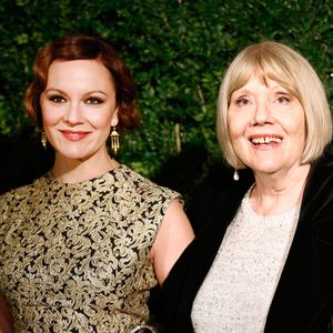 "Vermisse dich": GoT-Diana-Riggs (†) Tochter nimmt Abschied