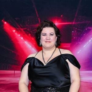 Rachel Reid hüllt sich zu "Heated Rivalry" in Schweigen