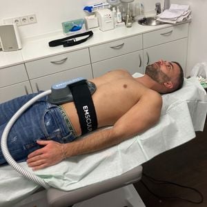 Neues Sixpack auf Bestellung: Rafi Rachek beim Beauty-Doc!