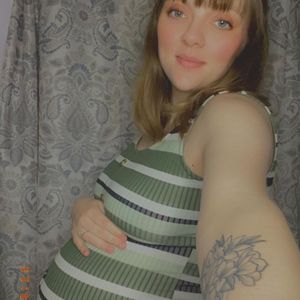 Baby ist unterwegs: Raiven Adams ist schon in der 36. Woche