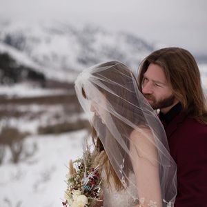 Hochzeitstag: Bewegende Worte von Bear Brown an seine Frau