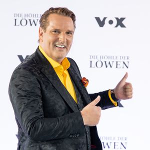 So nah steht Löwe Ralf Dümmel seinen Gründern nach DHDL!