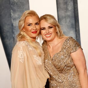 So romantisch war Rebel Wilsons Heiratsantrag an ihre Ramona