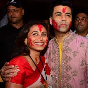 Dankbar: Rani Mukerji bricht vor Karan Johar in Tränen aus