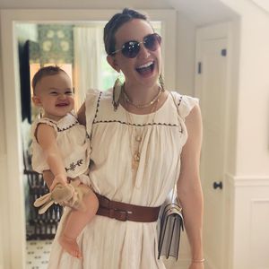 Kate Hudson und ihr Töchterchen im niedlichen Partner-Look!