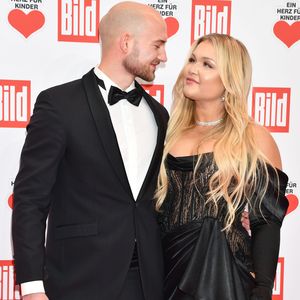 Red-Carpet-Debüt: Sophia Thiel erscheint mit ihrem Freund