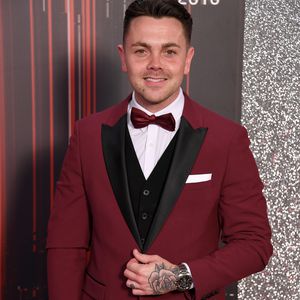 Der "Dancing on Ice"-Star Ray trauert um verstorbenen Vater