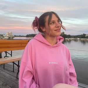 "Realitystar Academy"-Champ Lilli will Flirt im Forsthaus