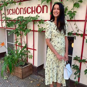 Kleine Wölbung? Rebecca Mirs Fans zoffen sich unter Bild