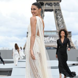 Nach Geburt: Rebecca Mir feiert in Paris Laufsteg-Comeback