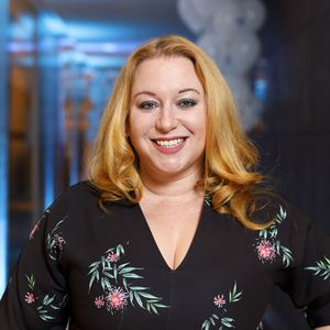 "Lindenstraße"-Star Rebecca sagt Extra-Kilos den Kampf an